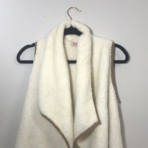 WANNA B BOUTIQUE FLEECE VEST